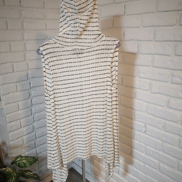 Candy Couture Ladies Size Medium Sleeveless Hooded Vest/Cardigan - Picture 2 of 7
